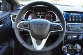 通用雪佛兰-科鲁泽-RS 330T 自动痛快版