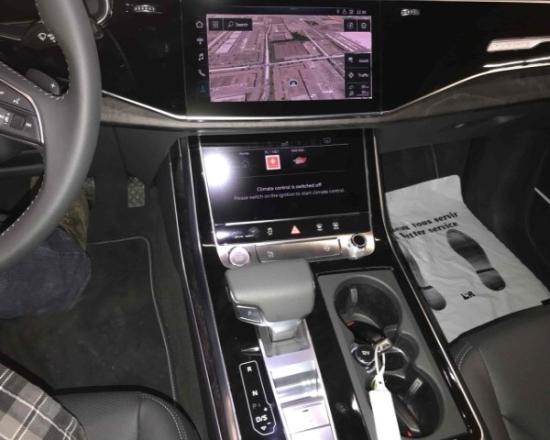 19款奥迪Q8百万豪车登场 倾力打造买灯送车