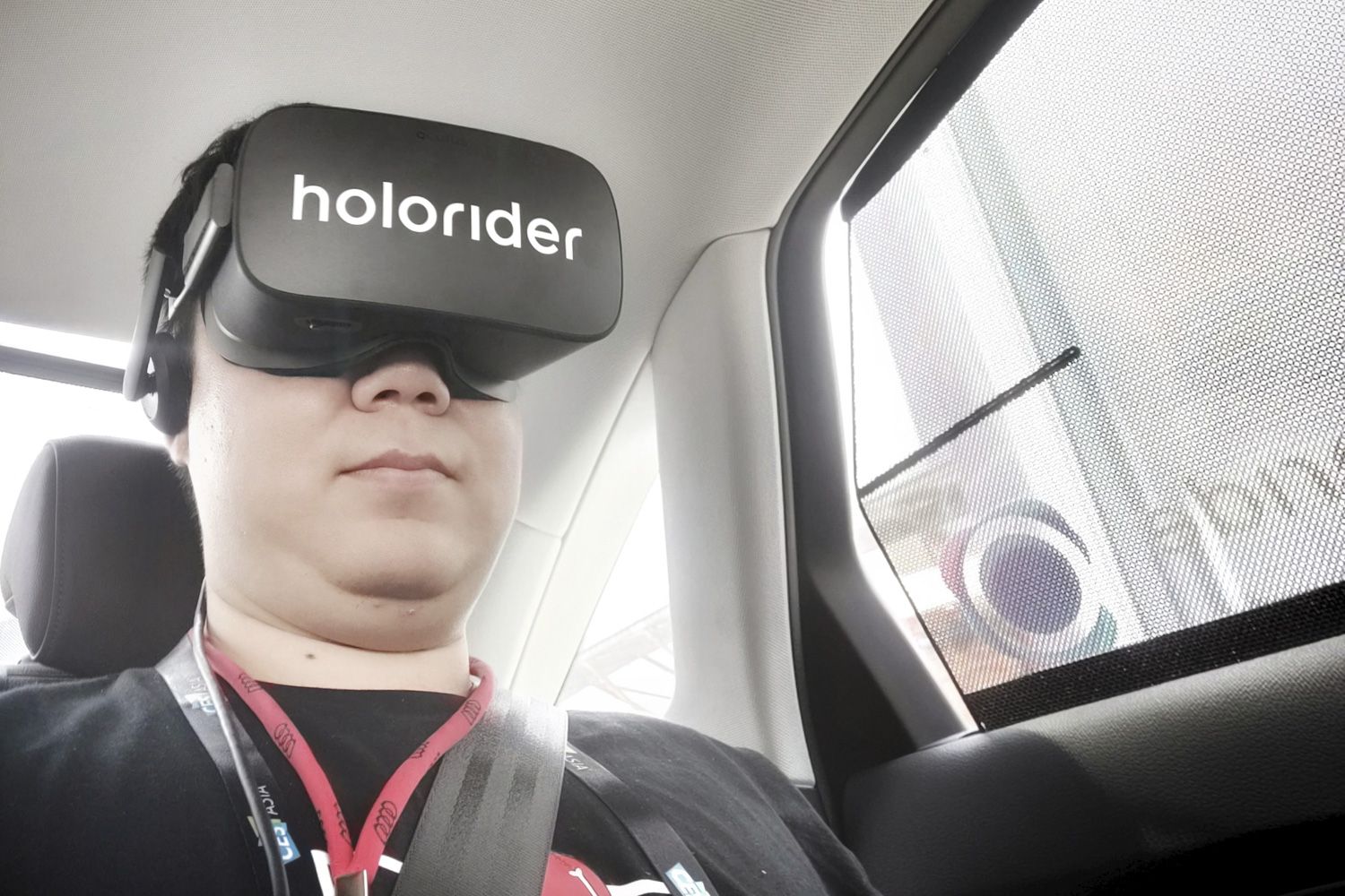 坐奥迪车玩VR游戏？未来出行将不会枯燥 