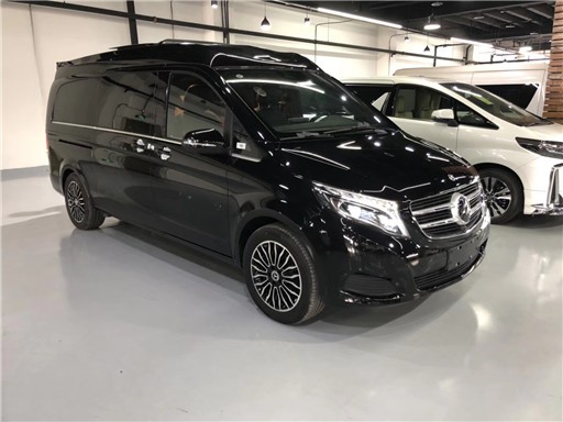 2019款奔驰V260改装现车促销 前脸鹰眼大灯