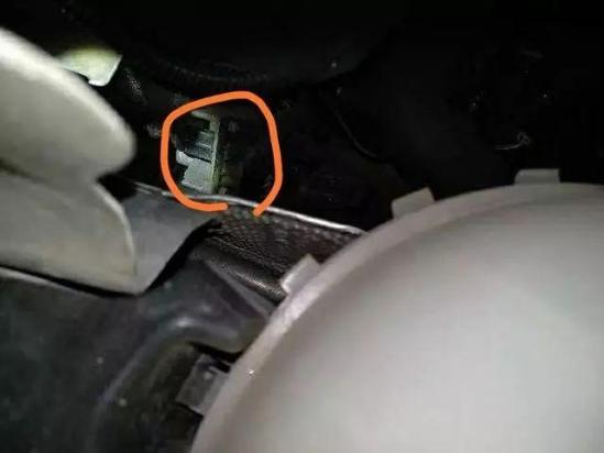 这样的二手车市场你敢去吗？支持第三方检测就是鬼话！附维权攻略