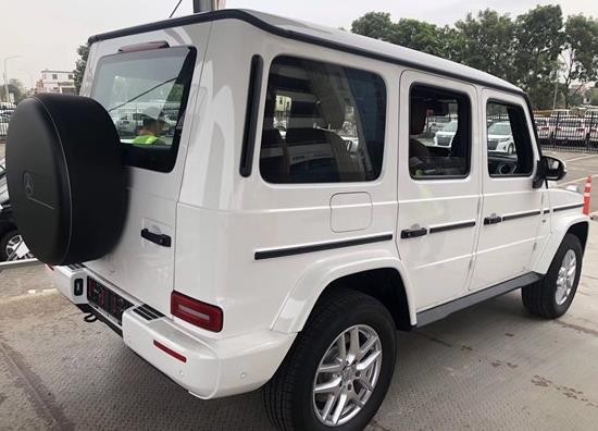 19款奔驰G500硬朗的线条出色          