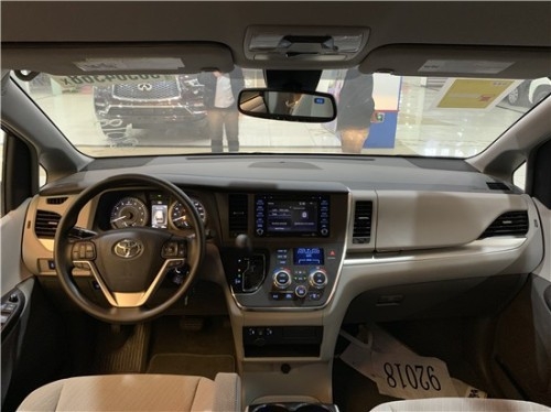 20款丰田塞纳舒适奢华港口现车低价    