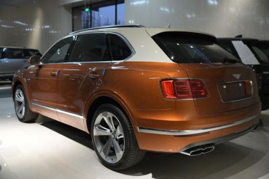 2019款宾利添越双拼外观V8汽油 4.0价格