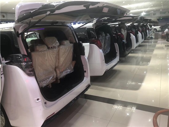 丰田威尔法无微不至一汽丰田主角气昂  