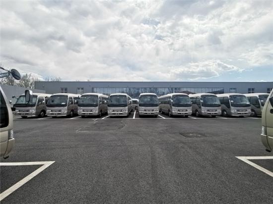 成都歉田考斯特博售 12座考斯特商务车