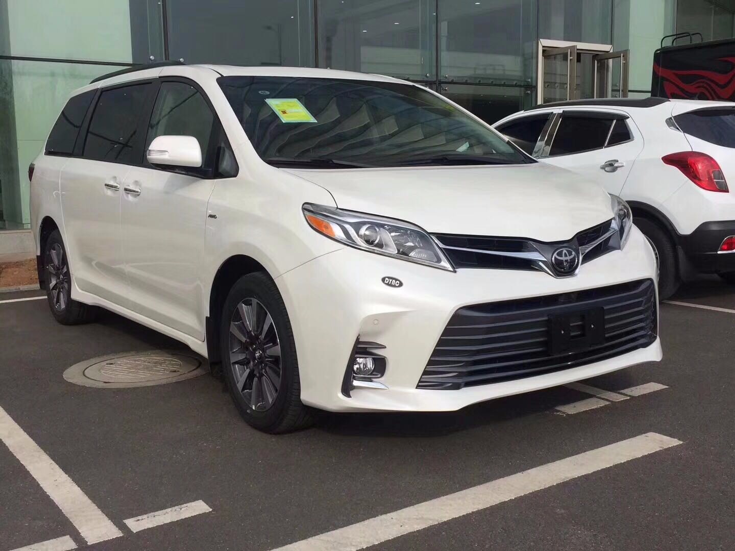 2020款歉田塞纳顶级商务MPV 港口优惠中