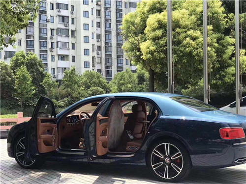 2019款宾利飞驰V8S 地津港最低售价220万
