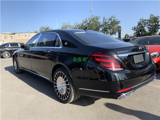 奔跑迈巴赫S560 2020款现车黑中米内现车售价多少钱?