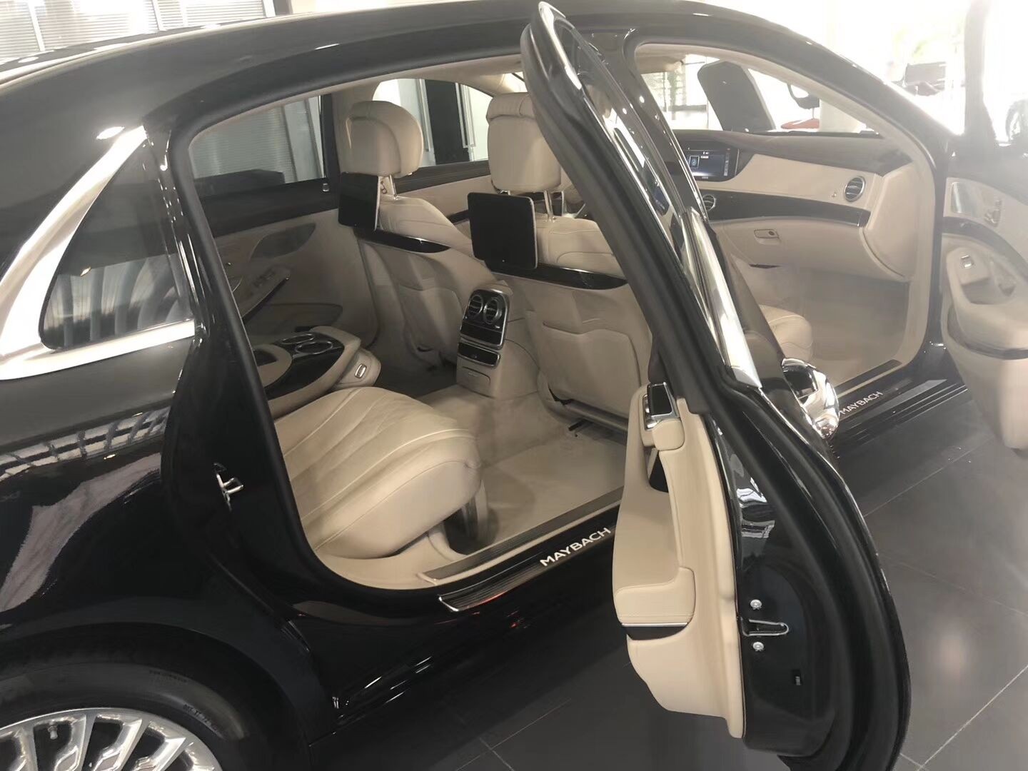 20款奔驰迈巴赫S级报价奔驰迈巴赫S450图片