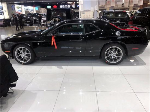 道奇挑战者 炫酷地狱猫降价酬宾 任你纵横