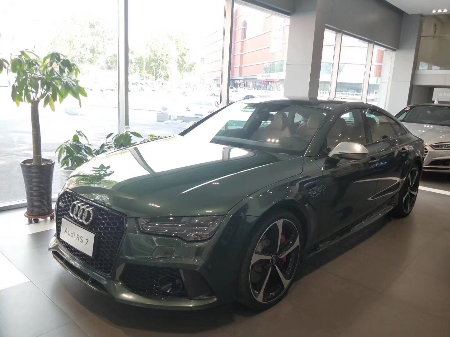 2016款奥迪RS7西装暴徒 家用性能豪华车