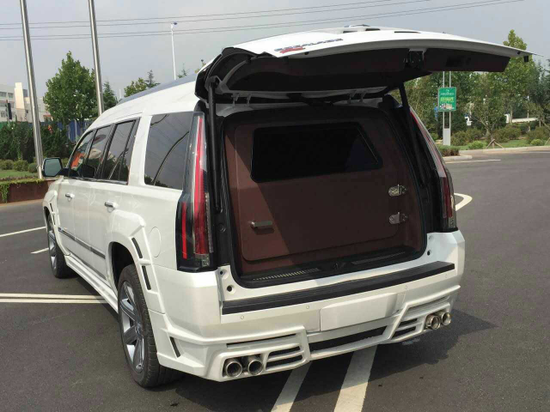 白色凯迪拉克总统一号，赔钱半价就卖 现车