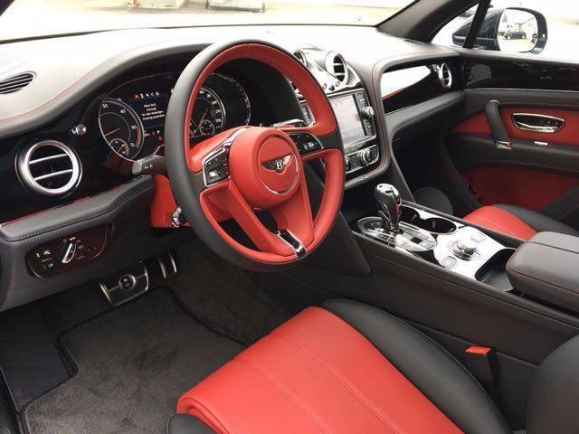 全新宾利添越顶级奢华SUV 港口现车报价