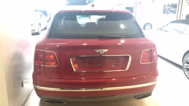 全新宾利添越顶级奢华SUV 港口现车报价