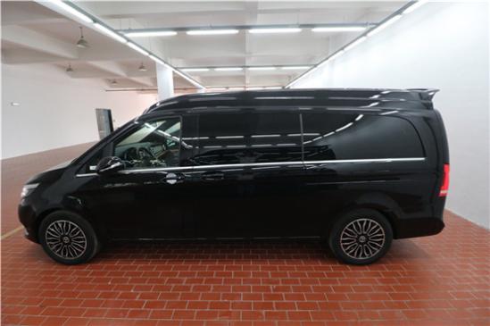 奔驰v260l骑坐商务车 能遇到一起是缘分
