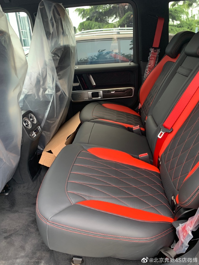 更多宠爱的目光 北进口奔驰G63AMG     