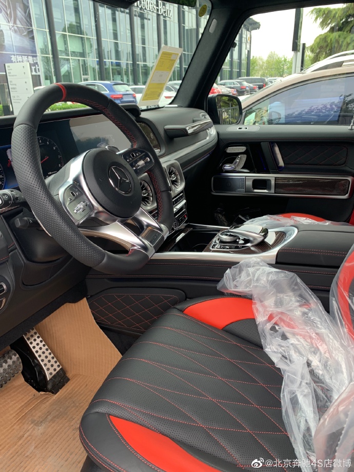 更多宠爱的目光 北进口奔驰G63AMG     