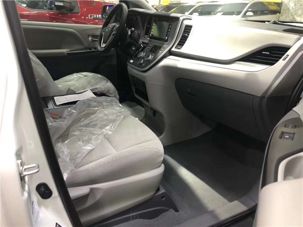 2020款加版塞纳LTD 性价比最高的MPV 最新