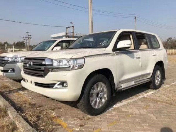 19款酷路泽4000大灯清洗版 最后三台好价