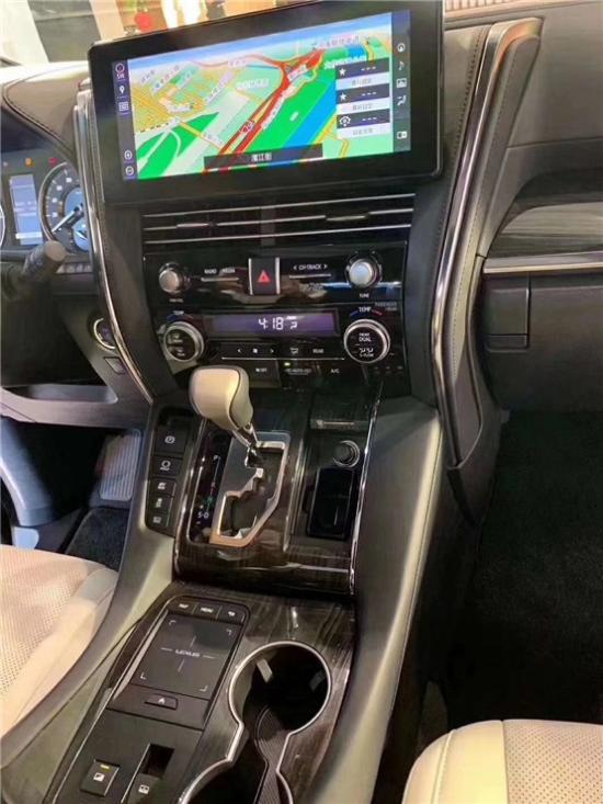 20款雷克萨斯LM300h 奢华MVP车型