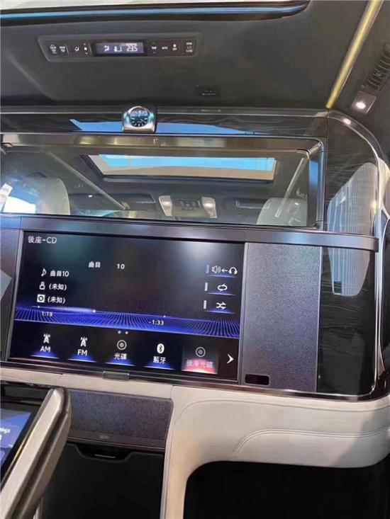 20款雷克萨斯LM300h 奢华MVP车型