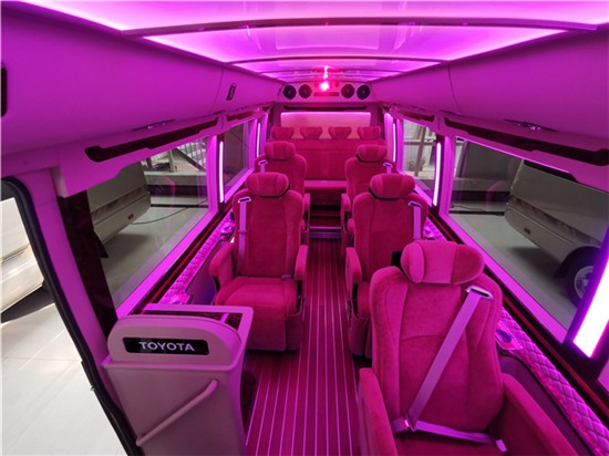 丰田考斯特咨询电话：18500445444 李经理