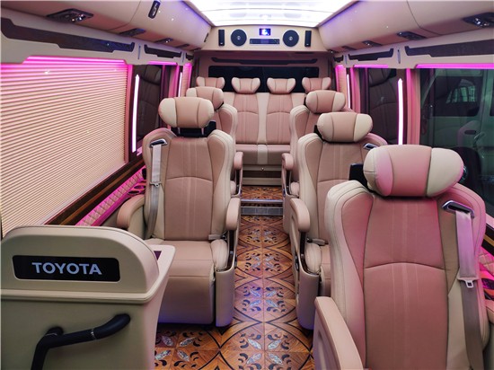 丰田考斯特咨询电话：18500445444 李经理