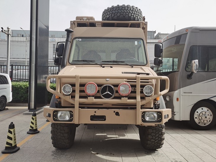 越野4X4奔驰乌尼莫克进口底盘房车改装 