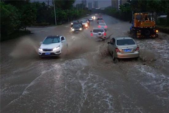暴雨来袭！我们如何鉴别泡水车和避免车泡水？