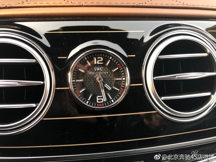 晒成古铜色了 2020款奔驰S65 S63AMG   