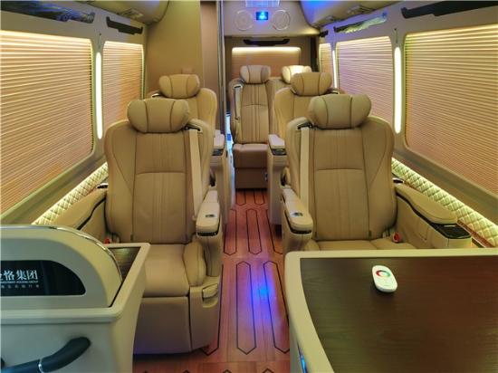 新款柯斯达10座商务车丰田10座卫生间版