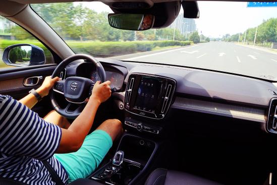 安全、科技、北欧风的精致青年SUV，试驾体验沃尔沃XC40