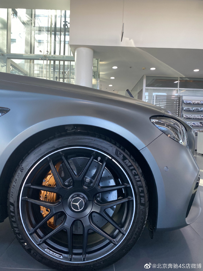 从首次露面让人惊艳 2020款奔驰E63 AMG