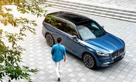 3.0T双涡轮V6+10AT，吃92号粗粮，出去浪也很省钱