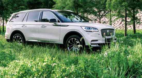 3.0T双涡轮V6+10AT，吃92号粗粮，出去浪也很省钱