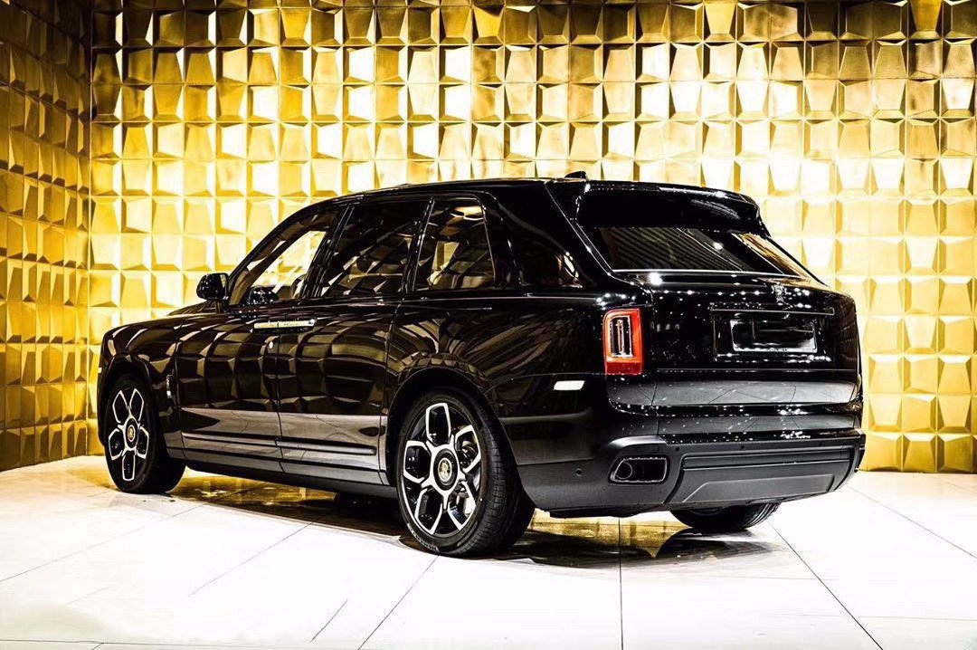 劳斯莱斯库里南豪华SUV 车身线条优美  