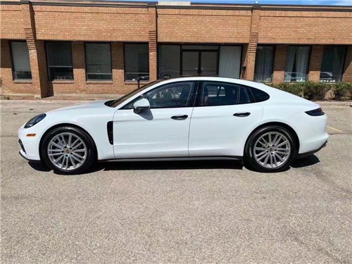 20款Panamera2.9T 4S白红 火山灰现车  