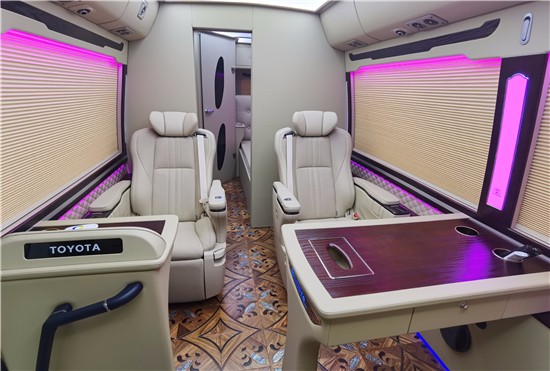 丰田考斯特6座现车多少钱 考斯特6座房车款