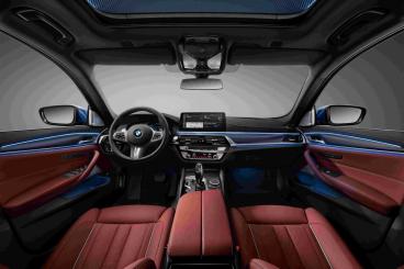 新BMW 5系Li：开宝马，更要坐宝马         