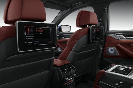 新BMW 5系Li：开宝马，更要坐宝马         