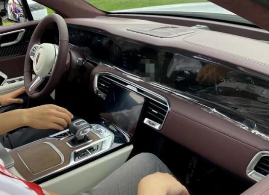 国产版库里南亮相北京车展，还未上市就收到1437份订单，真香