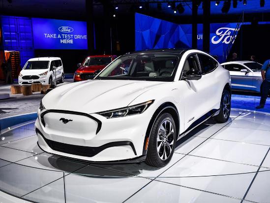 福特首款电动车来袭，百公里加速只需3.5s，能扳倒特斯拉吗？