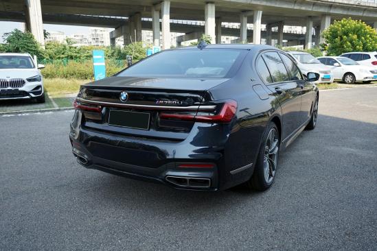 20款宝马M760Li V12动力咆哮低调奢华