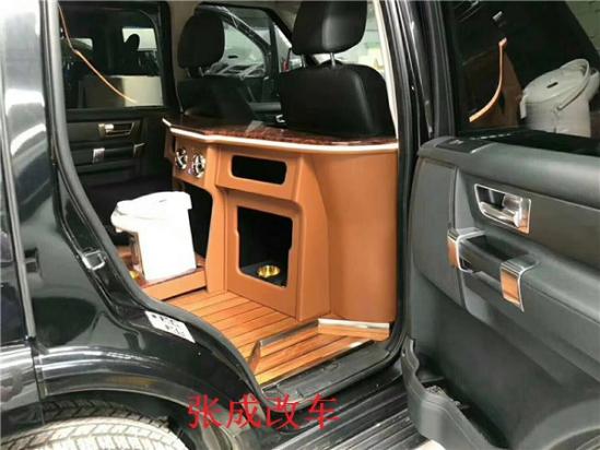 路虎发现4改装航空座椅升级商务舱效果图