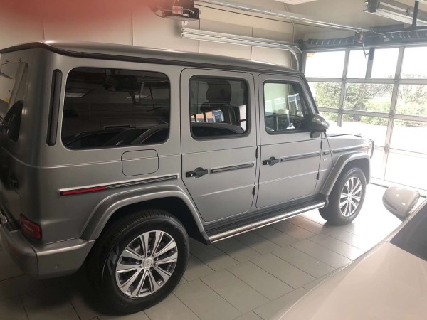 2020款奔驰G550 稀有特殊漆磨砂银/红内