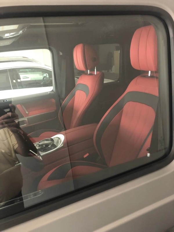 2020款奔驰G550 稀有特殊漆磨砂银/红内