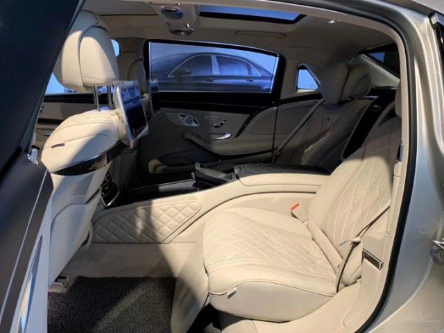 奔驰迈巴赫S680双色典藏版 现车销售 区域上户电话联系