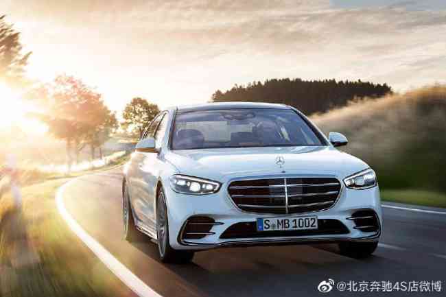 奔驰迈巴赫s级报价:    奔驰迈巴赫s450 4matic 1,398,800 迈巴赫