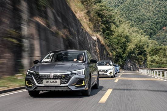 173匹，百公里8.1s，还比思域便宜。体验荣威i6MAX